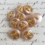 ■再販■ベージュ■15mm■ビンテージボタン　10個入 　ゴールド飾り　ベージュ　 [1518-15] 