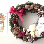 バラと木の実のクリスマスリース