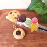 チョコチップクッキーとキャンディーのスイーツデコ☆ボールペン