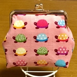  カメ柄ゴールドがま口ポーチ