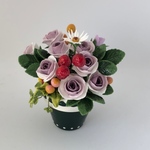 C  薔薇と実をあしらった秋色の鉢  樹脂粘土 ミニチュア