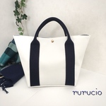 snow whiteのシンプルトートバッグ(フェイクレザー)