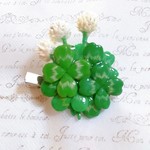 シロツメクサのブローチ