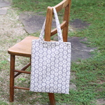 【特集掲載】お散歩バッグ★北欧のお花がいっぱい　グレー【在庫限り】