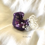 ふんわりパープルの鳥さん　刺繍ブローチ