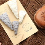 New!【5色展開・7cm】プルメリアの刺繍・スリム三角パッチンピン