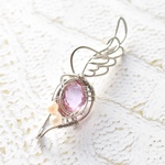 気まぐれな翼ブローチ①