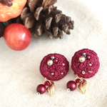 【ビーズ刺繍】赤い実の(ゴールド)耳飾り 