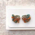 【一点物】[送料込] wool flower(orange×blue)ピアス・イヤリング　