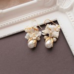 野の花ブーケ　ピアス(イヤリング）