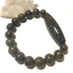 ちょっとワイルドな龍眼ブレスレット^ ^