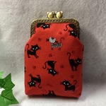 受注制作・8.5㎝ねこちゃん口金・内布は肉球柄・レッドがま口ポーチ・ロングサイズの煙草がピッタリ！