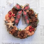 木の実のクリスマスリース