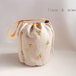 リネン刺繍のワンハンドル巾着バッグ（ミモザ）
