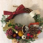 クリスマスリース（英字新聞を添えて）