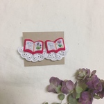 赤い絵本のピアス