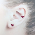 もっと小さなハートのピアス♡秋冬カラー♡ワインレッド♡ボルドー