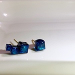小さな宇宙…square     金属・樹脂ピアス／樹脂ノンホール