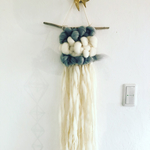 grayとwhiteとポコポコ毛糸のhanging