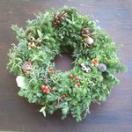 フレッシュ針葉樹のナチュラルクリスマスリース