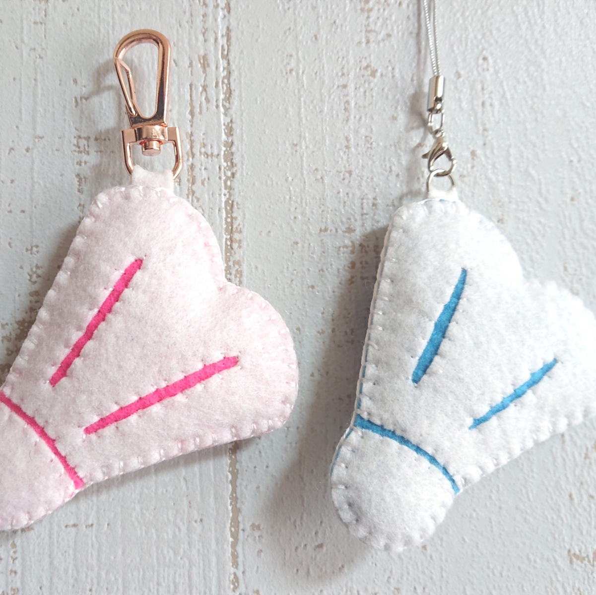 バドミントン シャトル フェルト お守り 応援 ハンドメイド