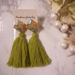 さざれ石タッセルピアス