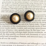 7000 インポートボタン 25mm×2個 ブラック　パールカラー   ブラック