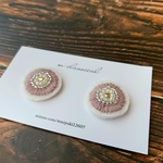 刺繍とビーズのお花ピアス(イヤリング)    スモーキーピンク