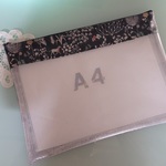 リバティビニコのA4半クリアポーチ＊ヨシエ