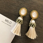 アンティークタッセルとオーバルビーズ刺繍のピアス/イヤリング