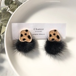 ダルメシアン マットゴールド ミンクファー ピアス