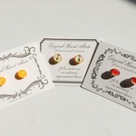 小粒なフルーツピアス