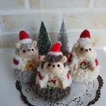 ツリー付き♪あったかポンチョのハリネズミ 【クリスマス】 羊毛フェルト