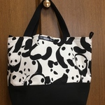 【送料込み】パンダ柄のトートバック