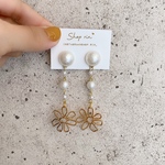 シンプル　パール　フラワー　ゆらゆら　ピアス