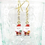 クリスマスのピアス　イヤリング　ビジュー　レジン
