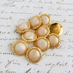 ■再販■18mm■8個入■ ボタン  パールベージュ　フリル　 [1646-18] アクセサリーに!! 