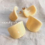 クリームイエロー カーブ ピアス