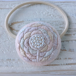ピンクフラワー刺繍ヘアゴム