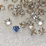 DZ005☆50個入り☆花台座☆4mm石用台座☆石座•フレーム•空き枠パーツ☆シルバー　白K♪再販