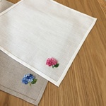 梅雨のアジサイ｜プレミアムｖｅｒリネンの手刺繍ハンカチ＊名入れ・布色・サイズのセミオーダー＊