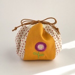 コロンと丸い巾着袋 リバーシブル《花刺繍×からし》Sサイズ