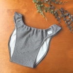 すっきりシルエットのふんどしパンツ　チャコールグレー　ボーダー