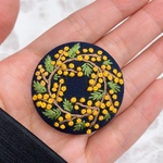 ミモザの刺繍ブローチ