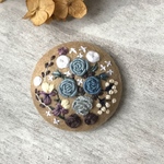 刺繍のブローチ