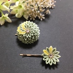 《わさび色》やさしい色のお花の髪飾りペアセット★つまみ細工☆七五三☆成人式☆卒業式