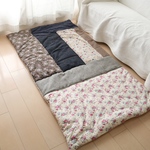 【ma...様お取り置き品 】大判　冬のインテリアマット　95cm×172cm　ランダムパッチワーク　リバティ