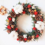 ☆新作☆赤いお花と木の実いっぱいのクリスマスリース