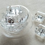 17mm　きらきら　角丸四角のアクリルボタン　シルバー　３０個　P622