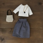 リカちゃん服　ネイビーのドットスカートのコーデ